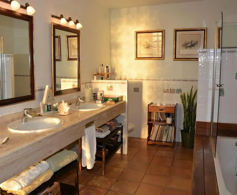 Villa Sitges Julia Vista Espectacular 2 K M S De La Playa Comoda & Area Tranquila Amplitud Interior Y Plana